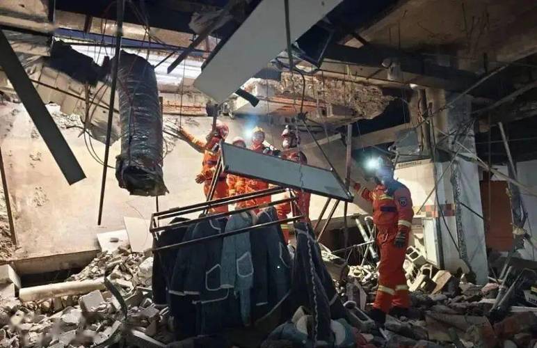 2025新澳门黄大仙和景区有建筑突发坍塌与景区有建筑突发坍塌怎么处理